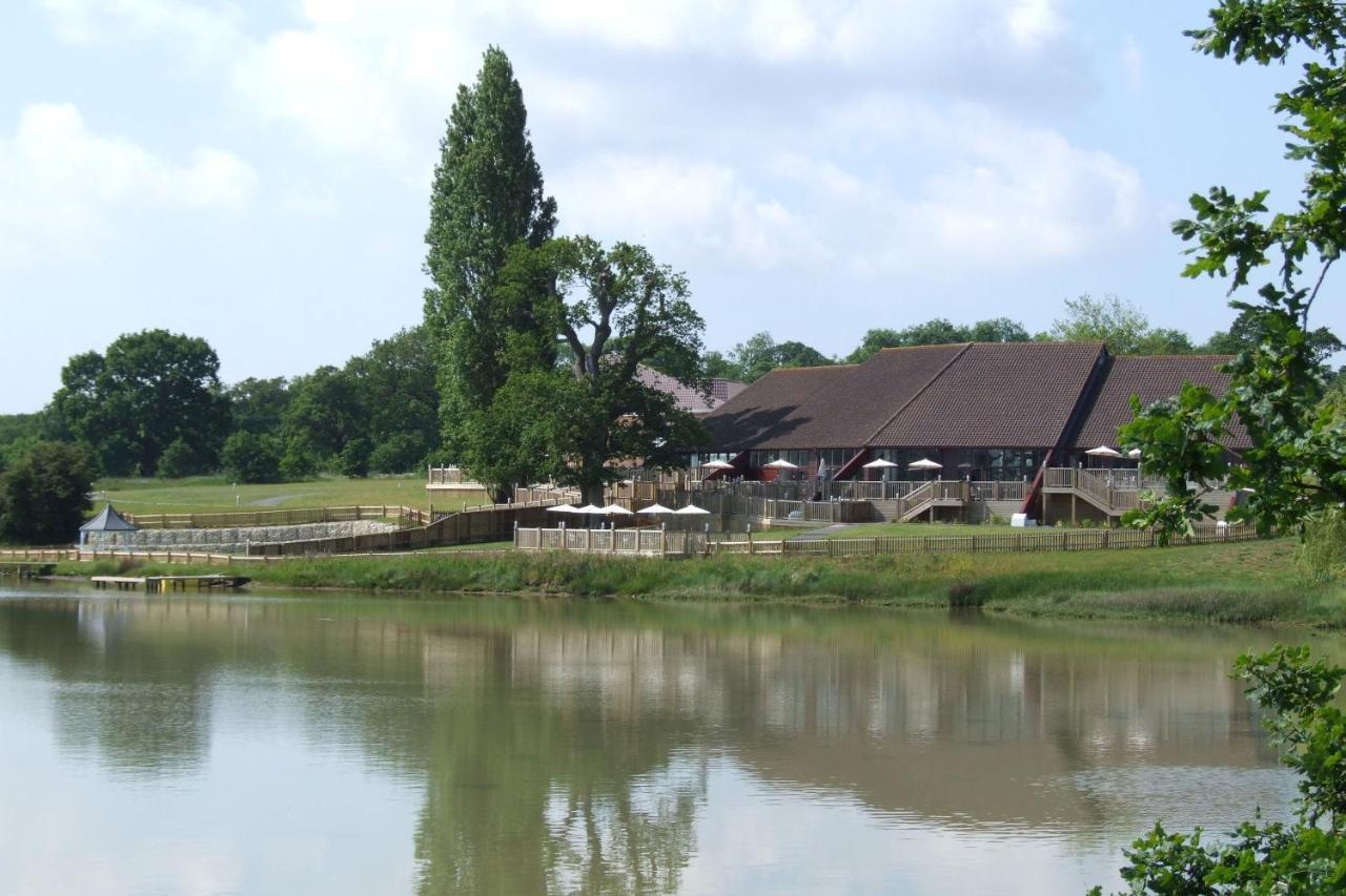 Lakeside Park & 4*